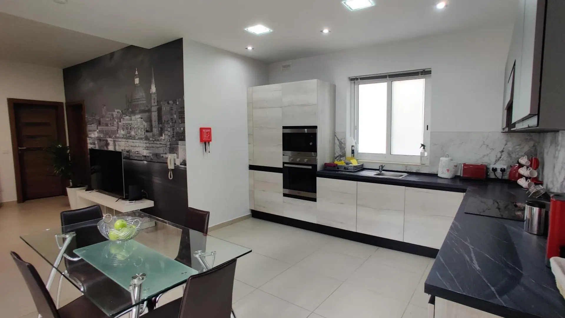 Depiro Point Deluxe - Modern, Designer Apartment 2 Minutes Away From Popular Sliema Seafront Malta