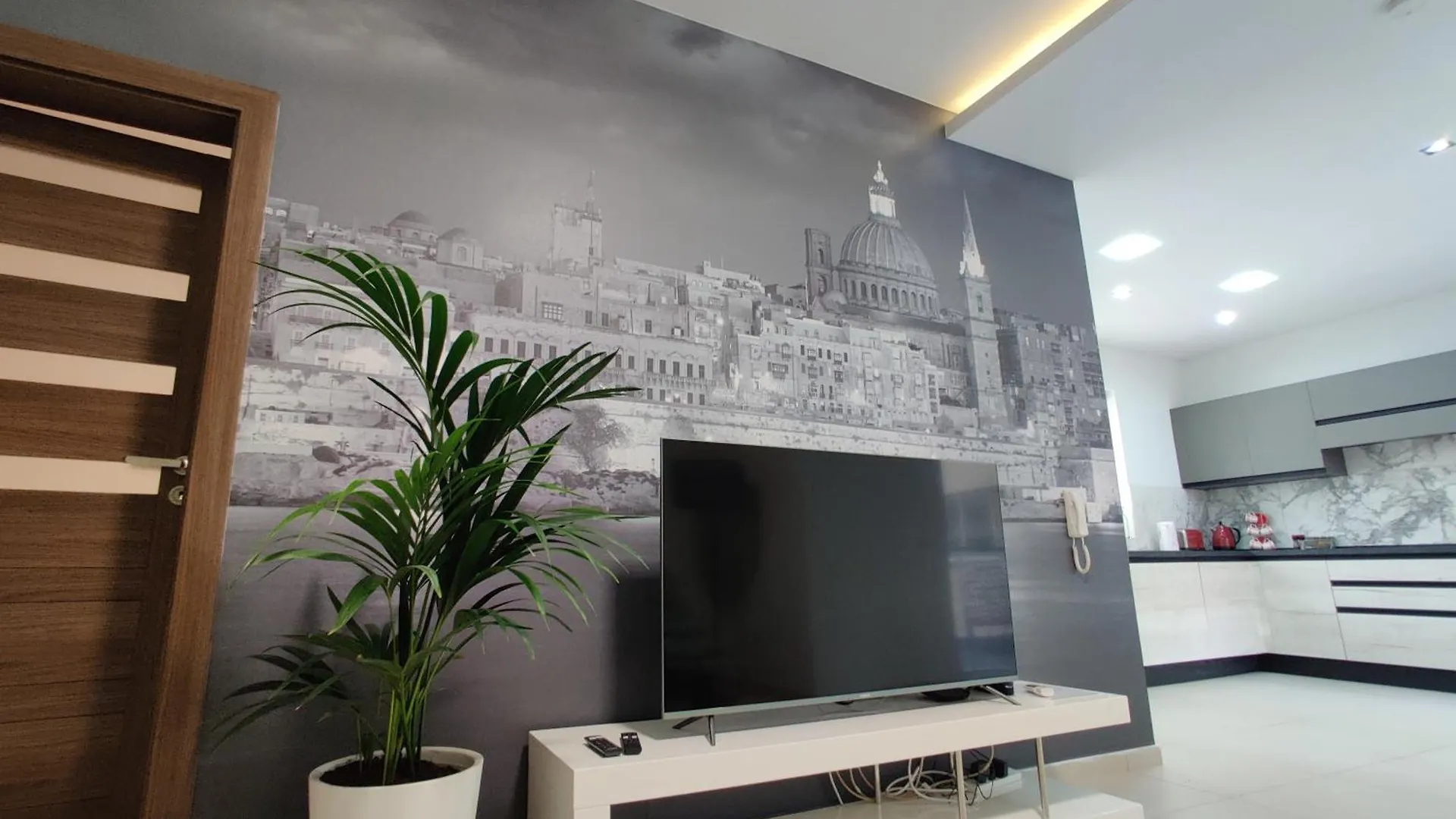 Depiro Point Deluxe - Modern, Designer Apartment 2 Minutes Away From Popular Sliema Seafront