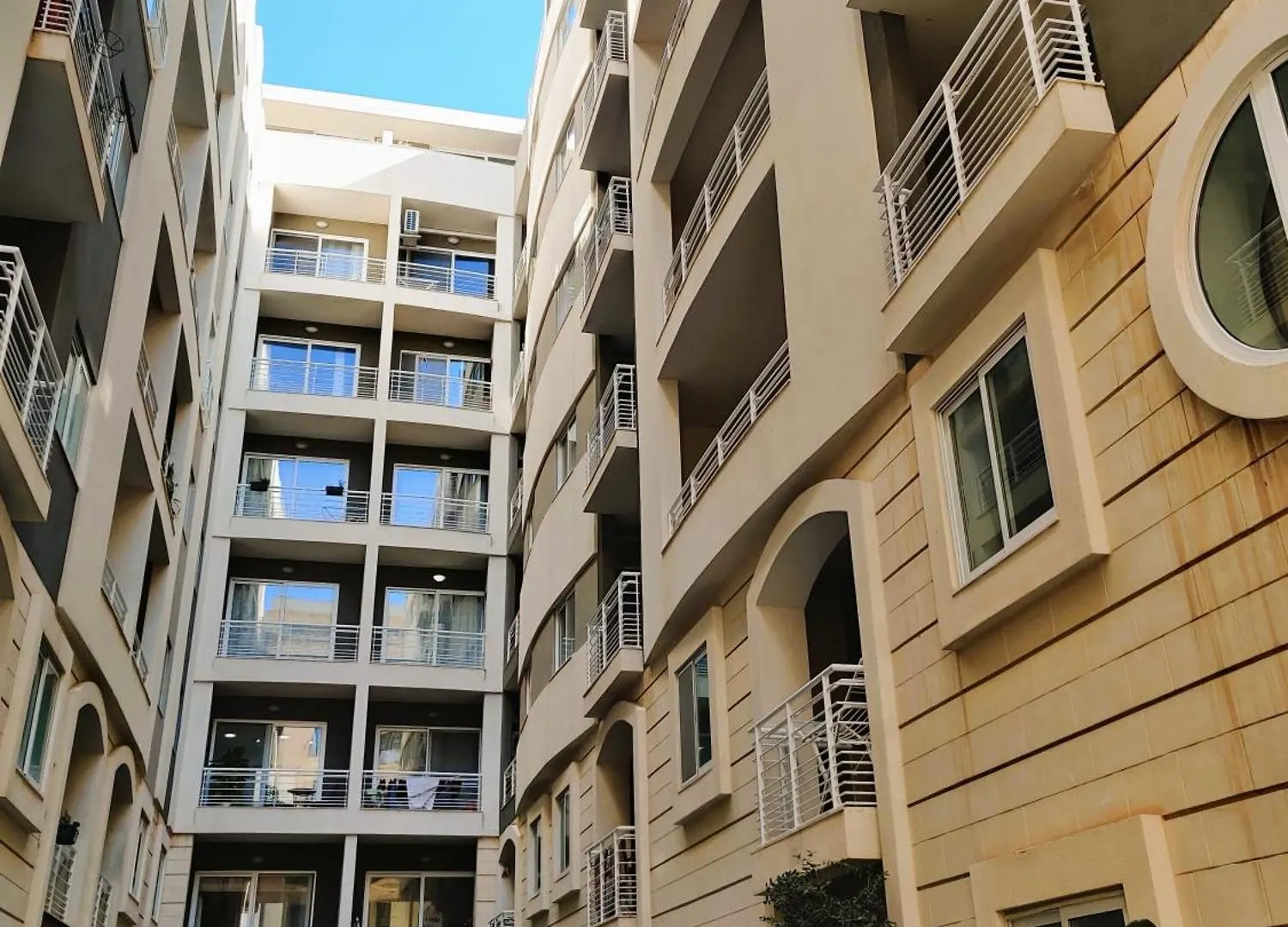 Depiro Point Deluxe - Modern, Designer Apartment 2 Minutes Away From Popular Sliema Seafront